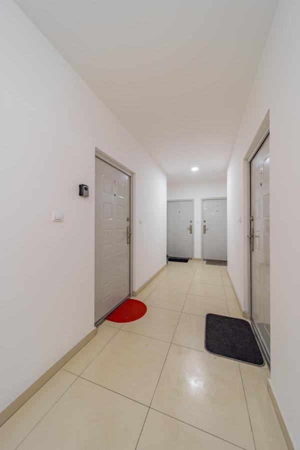 Port 1 Apartamento Belgrado Exterior foto
