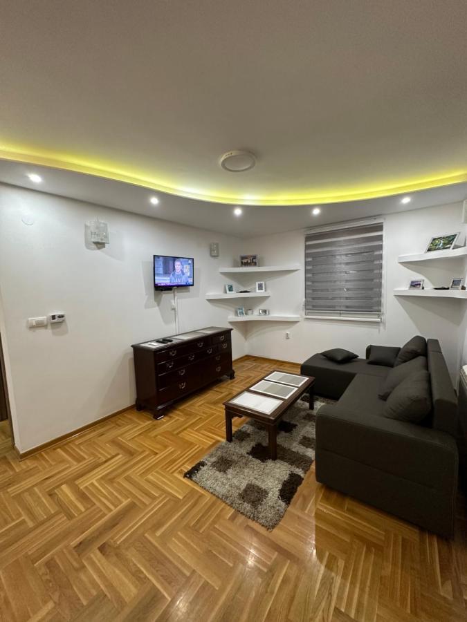 Port 1 Apartamento Belgrado Exterior foto